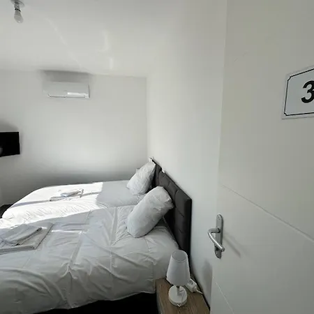House 30 With 5 Bedrooms Lechaffardcom Lägenhet *