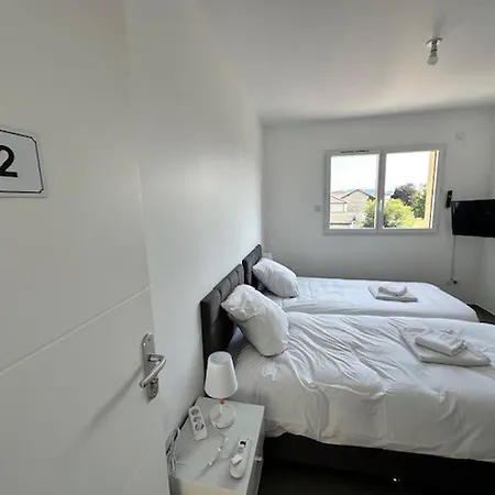Lägenhet House 30 With 5 Bedrooms Lechaffardcom Satolas-et-Bonce