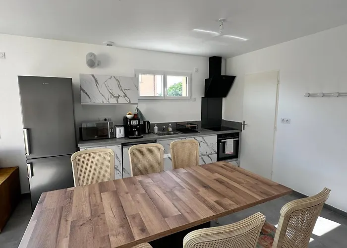 House 30 With 5 Bedrooms Lechaffardcom Апартаменты *