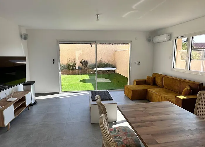 Апартаменты House 30 With 5 Bedrooms Lechaffardcom *